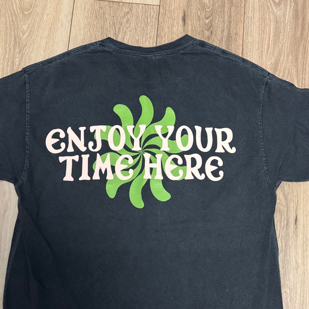 PACSUN NWOT M Black Graphic Green White “ENJOY YOUR TIME HERE” 💯 cotton tee